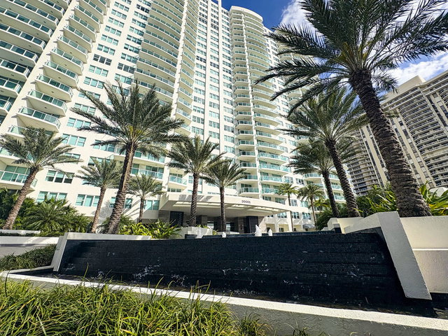 Hamptons South  photo 3